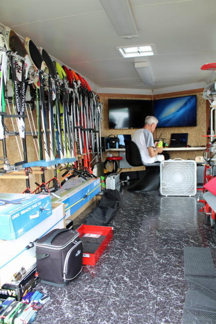 bob haden and his trailer